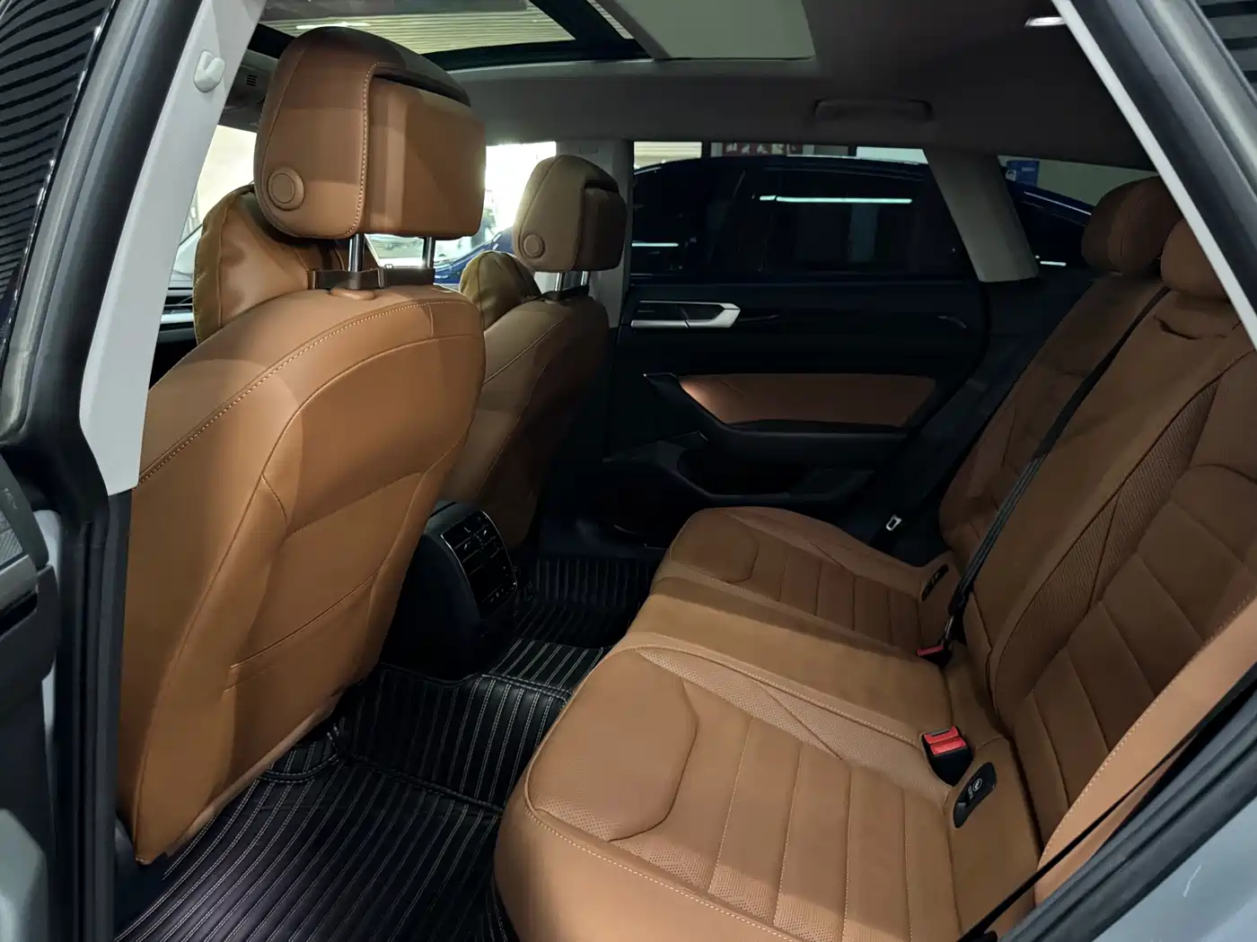 Volkswagen FAW-Volkswagen CC 2023 Shooting Brake 380TSI Hunter's Heart Edition фото 7