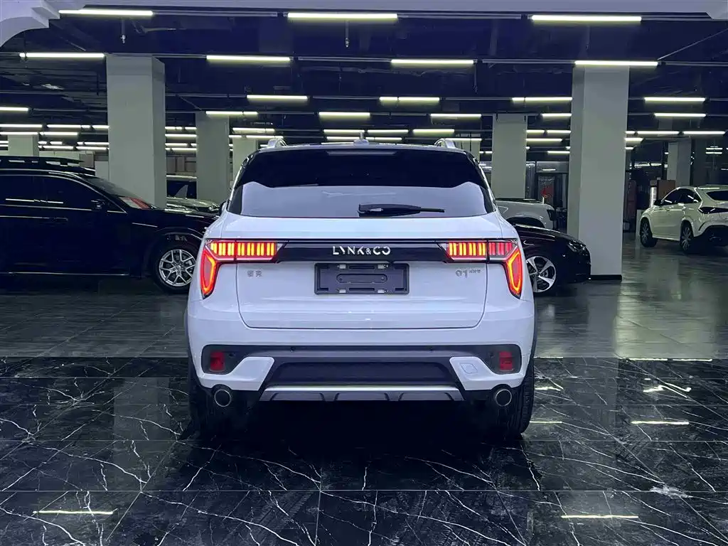 Lynk & Co 01 2017 2.0T AWD Pro фото 20