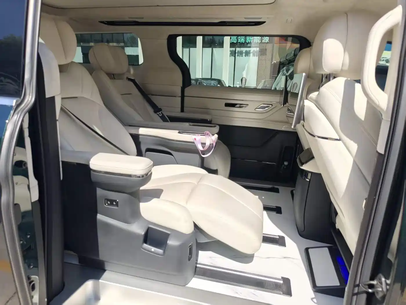 Geely Galaxy Yizhen L380 2025 Model 805km Flagship Edition AWD фото 8