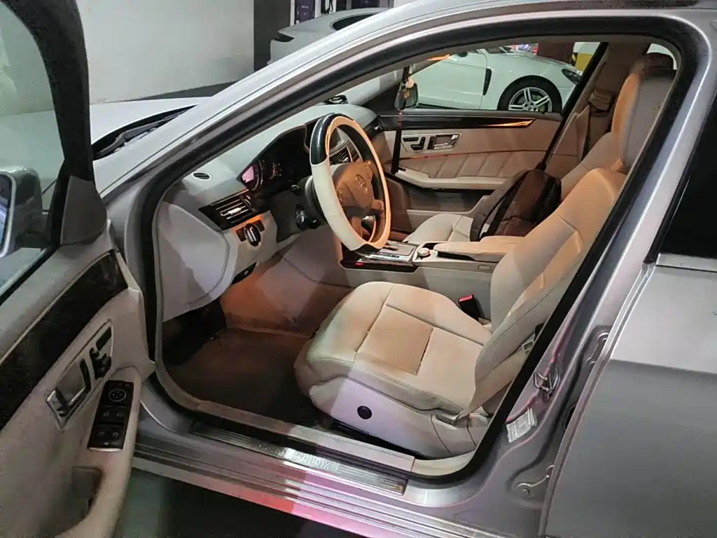 Mercedes-Benz E-Class 2011 2010 E 260 L CGI Elegance