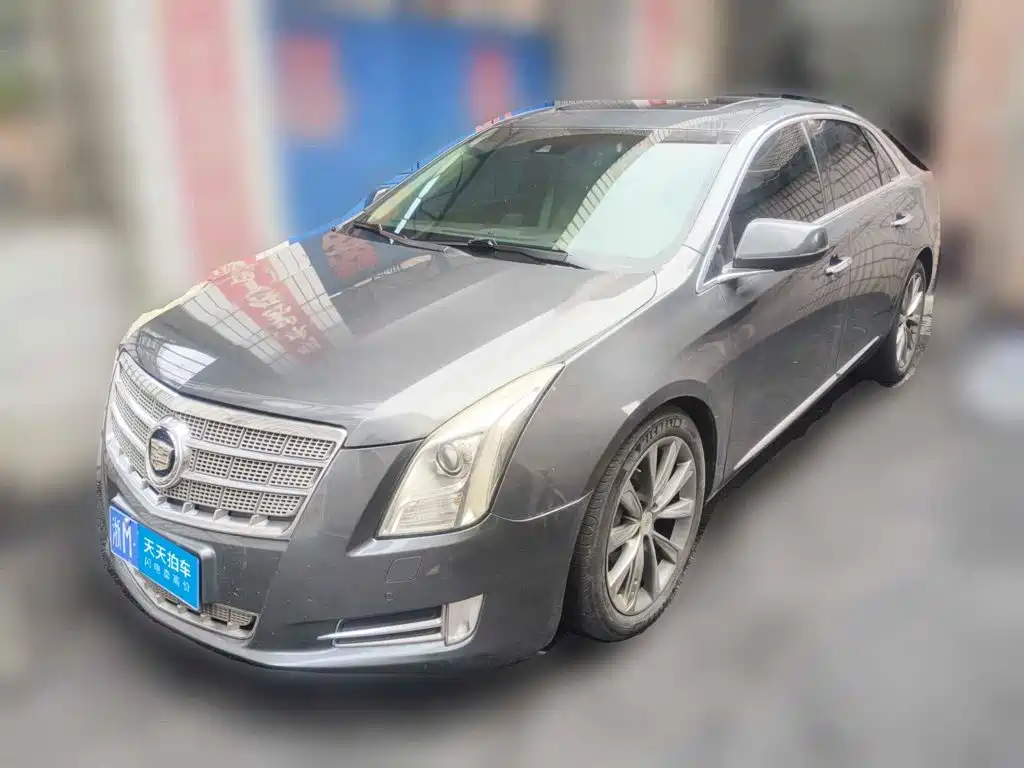 Cadillac XTS 2015 2013 36S Platinum Edition