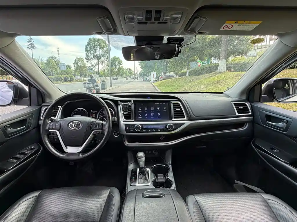 Toyota Highlander 2018 2.0T 4WD Ultimate 7-seater (China V) фото 11