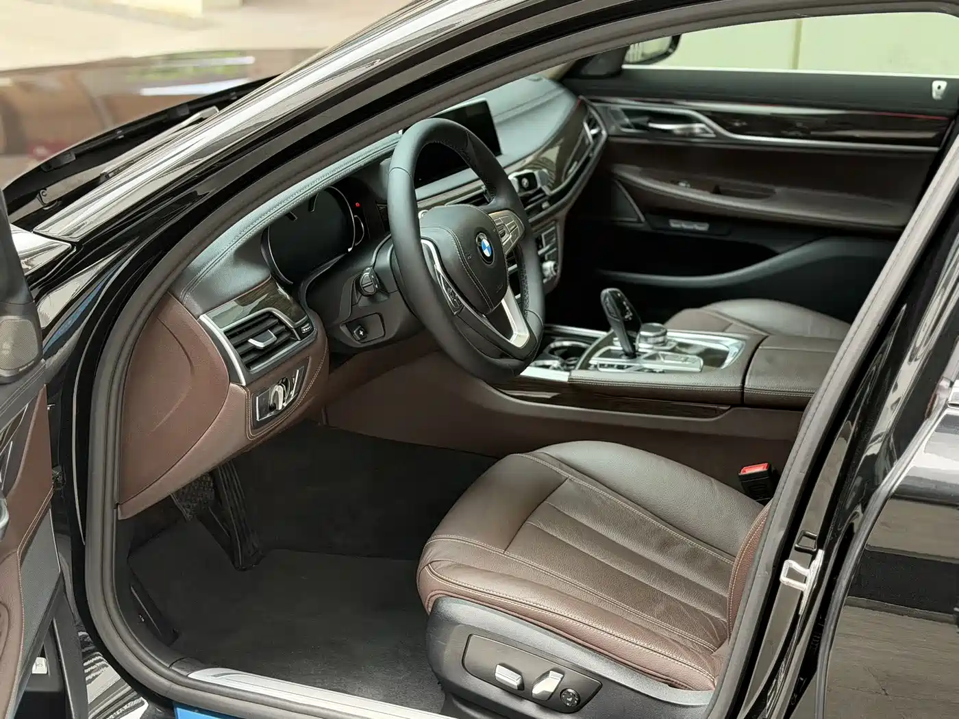 BMW 7 Series 2016 730Li Luxury фото 3
