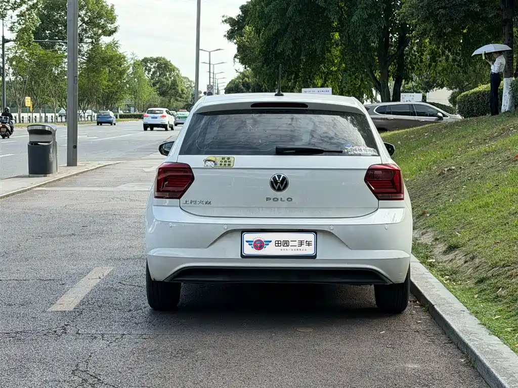 Volkswagen Polo 2021 Plus 1.5L Automatic Panorama Enjoyment Edition фото 5