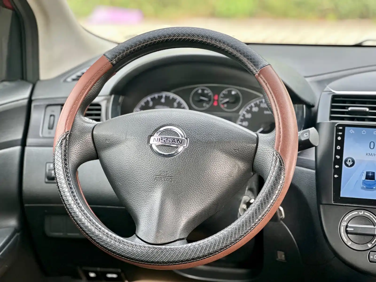 Фото 34 - Nissan Tiida