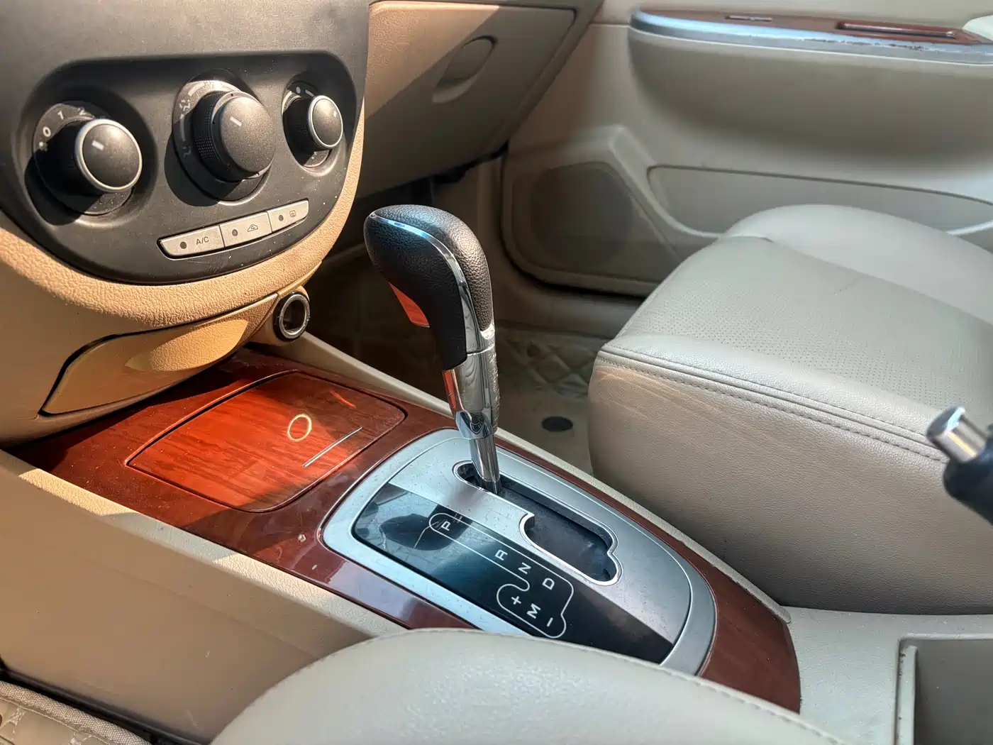 Buick Excelle 2015 1.5L Automatic Premium фото 12