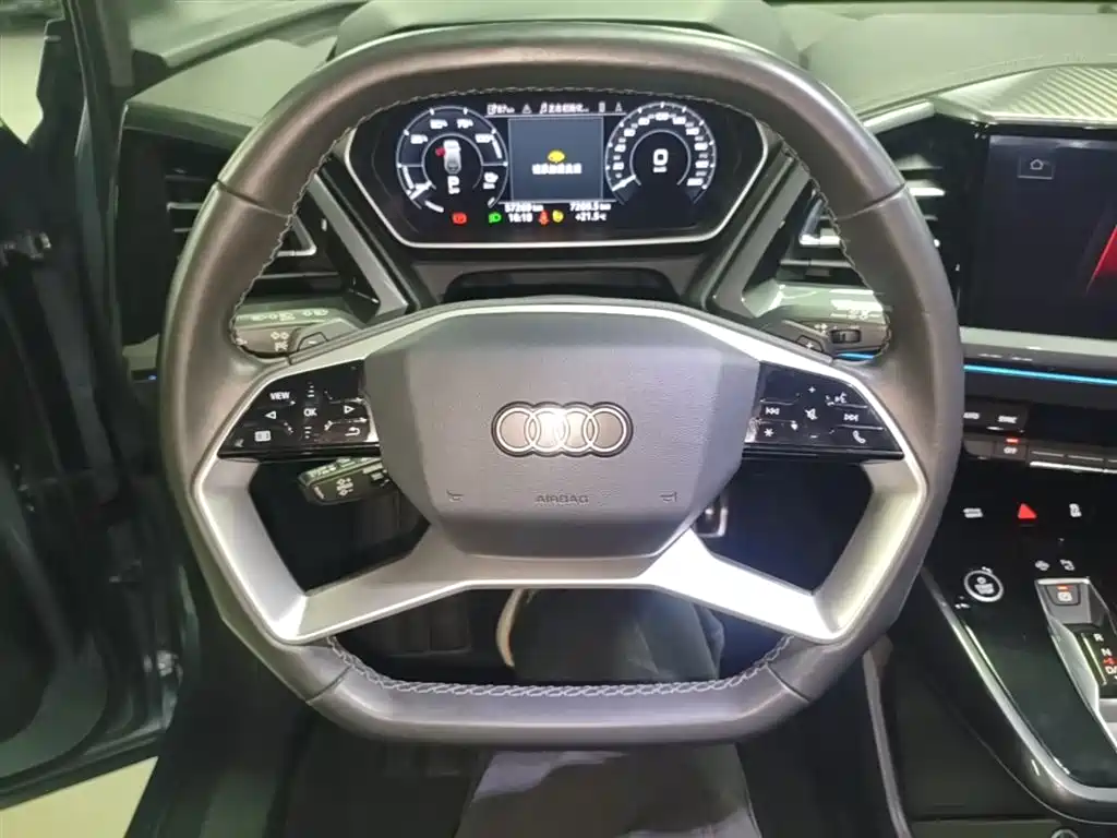Audi Q4 e-tron 2023 50 e-tron quattro Creation Edition фото 11