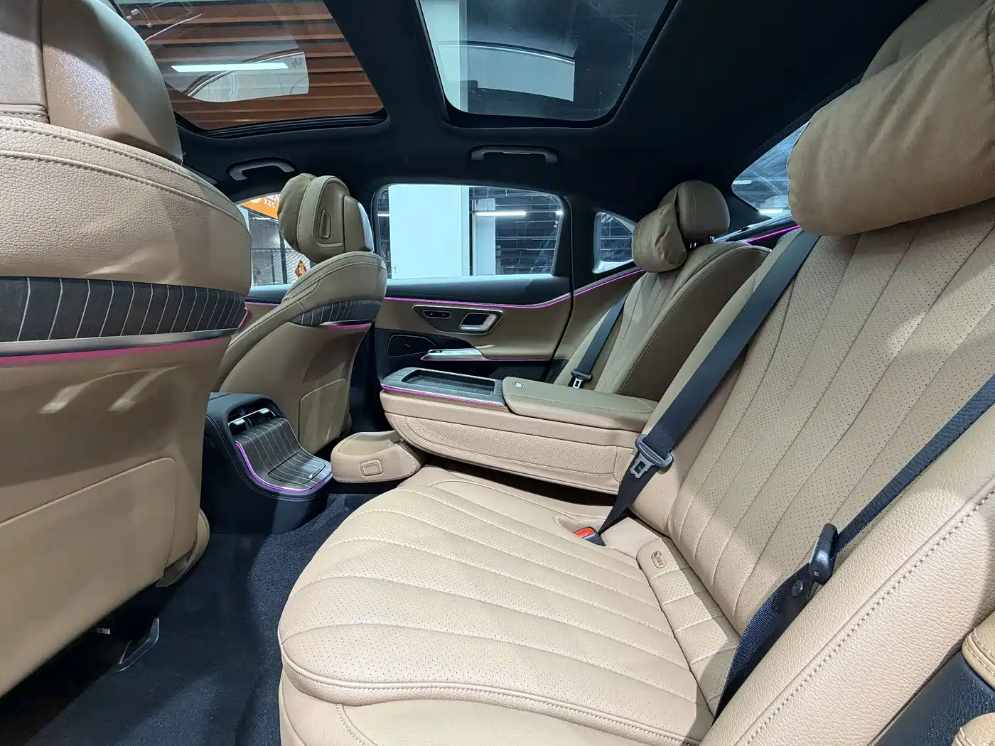 Mercedes-Benz E-Class 2024 E 300 L Fashion фото 9