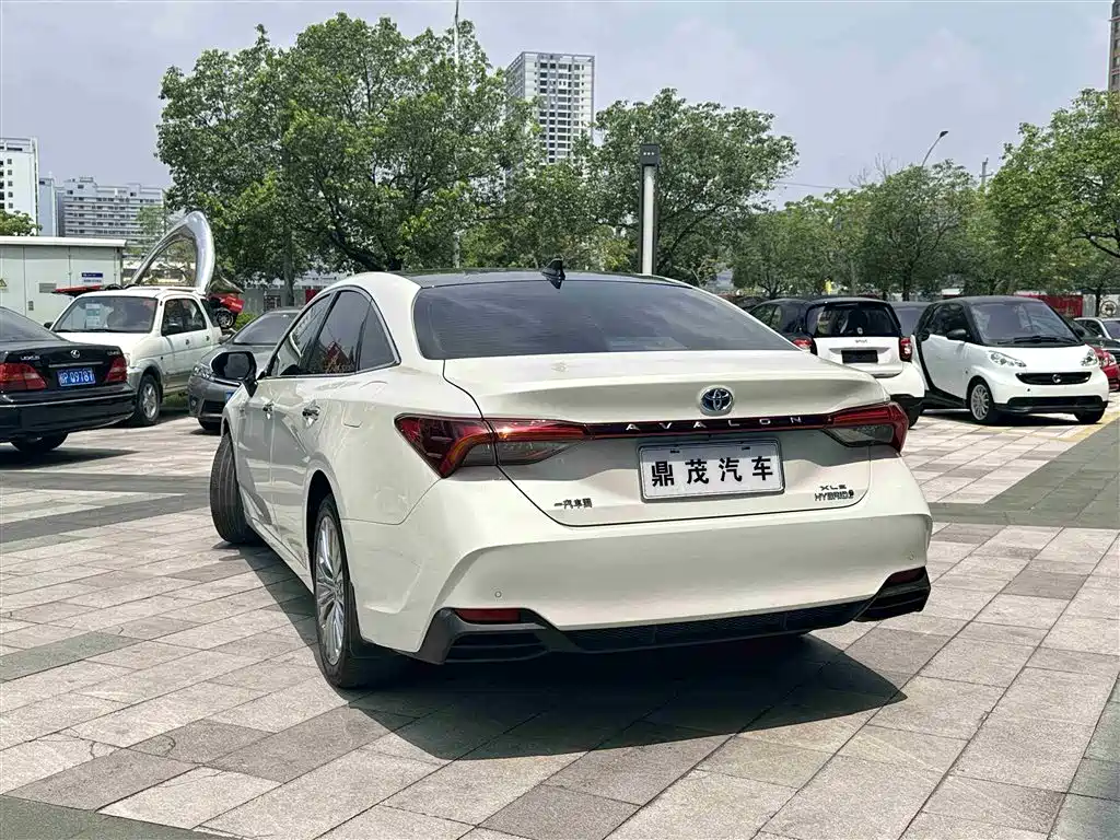 Toyota Avalon 2019 Hybrid 2.5L XLE Premium Edition China VI фото 8