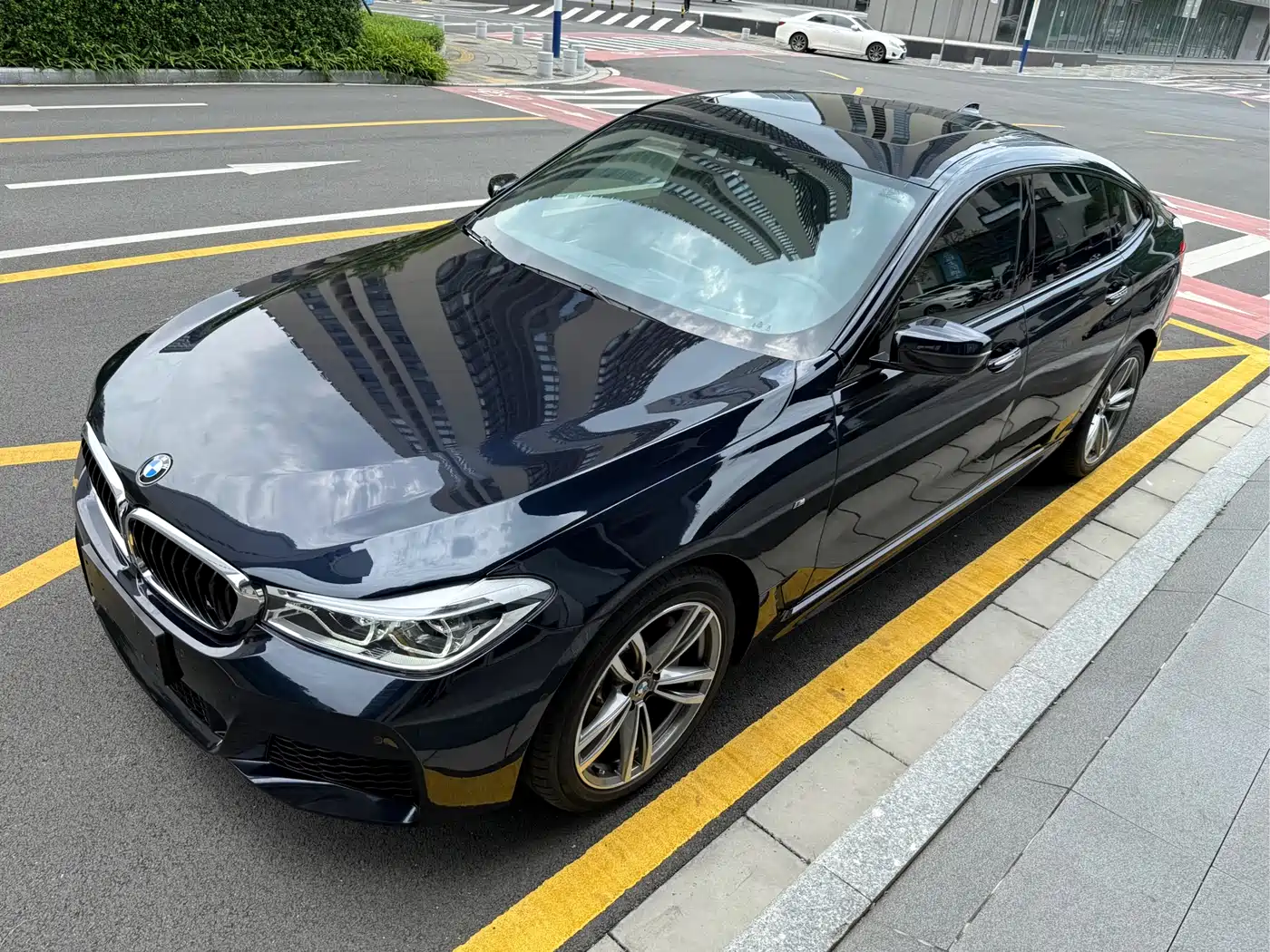 BMW 6 Series GT 2018 630i M Sport Package фото 10