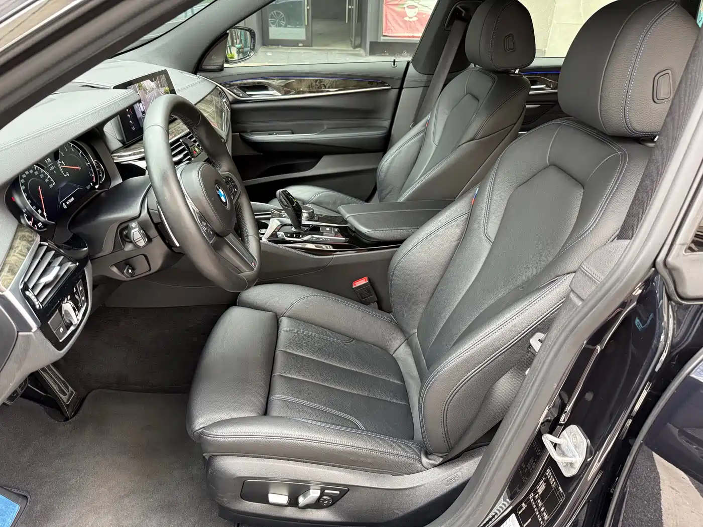 BMW 6 Series GT 2018 630i M Sport Package фото 12