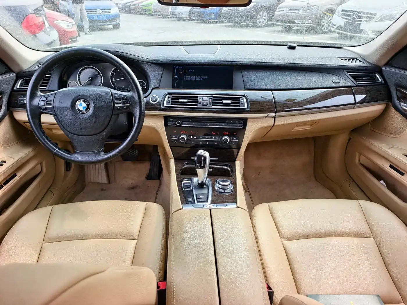 BMW 7 Series 2009 730Li Leading фото 16