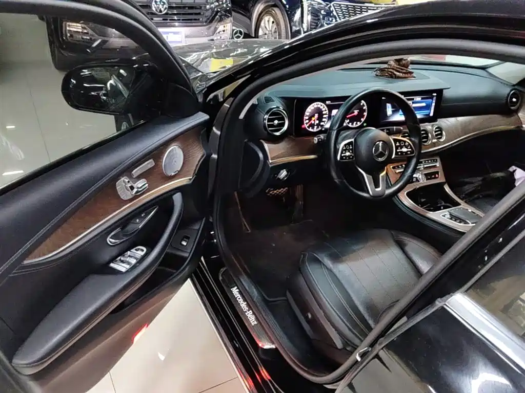 Mercedes-Benz E-Class 2020 E 300 L Luxury Model фото 16