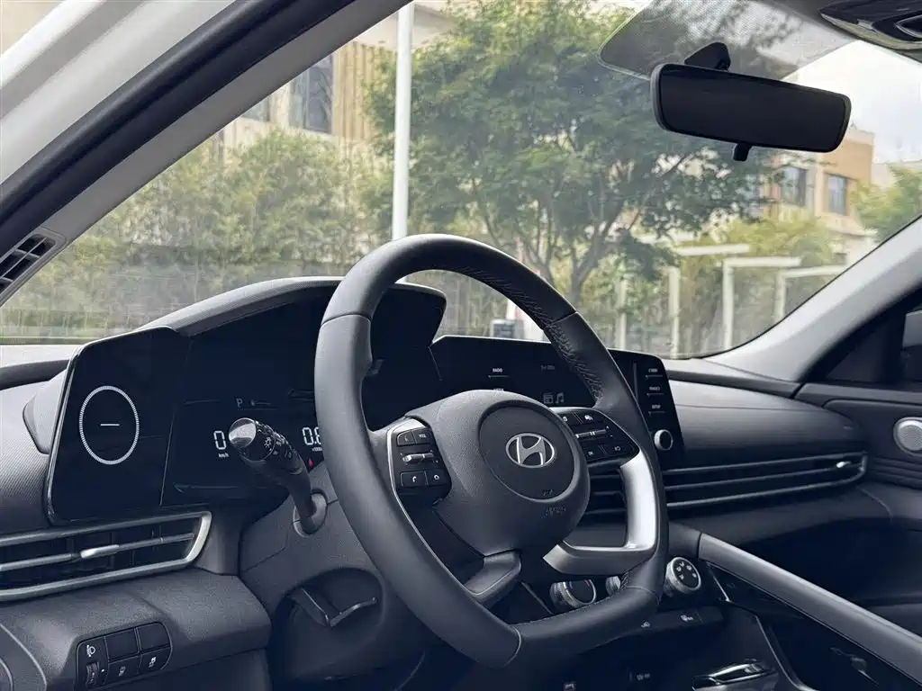 Hyundai Elantra 2023 1.5L CVT GLX Elite Edition фото 5