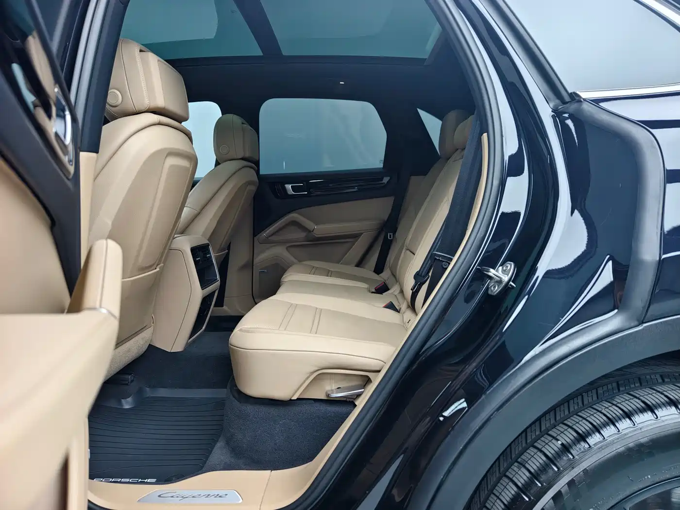 Porsche Cayenne New Energy 2019 Cayenne E-Hybrid 2.0T фото 10
