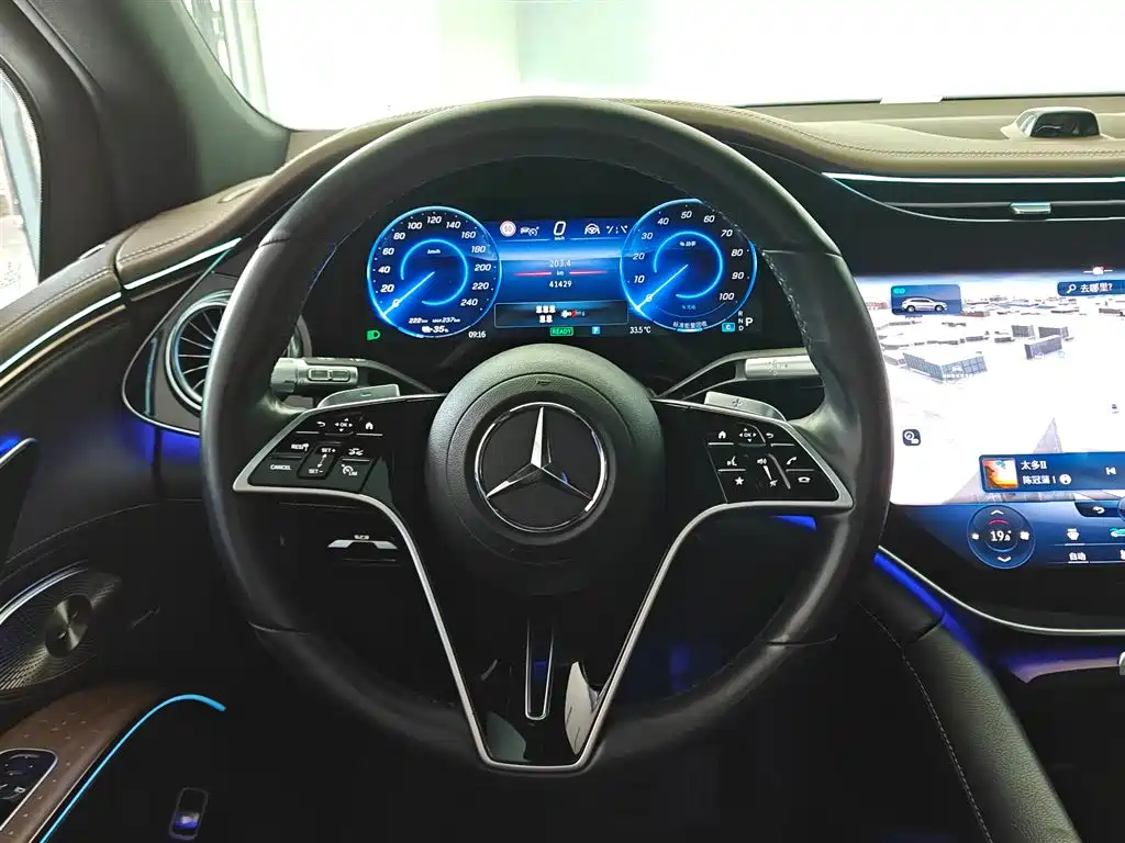 MERCEDES-BENZ EQS SUV