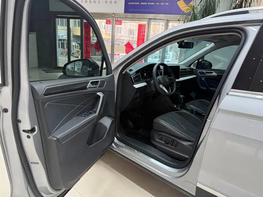 Volkswagen Tiguan L 2023 280TSI 2WD Trend Limited Edition фото 12