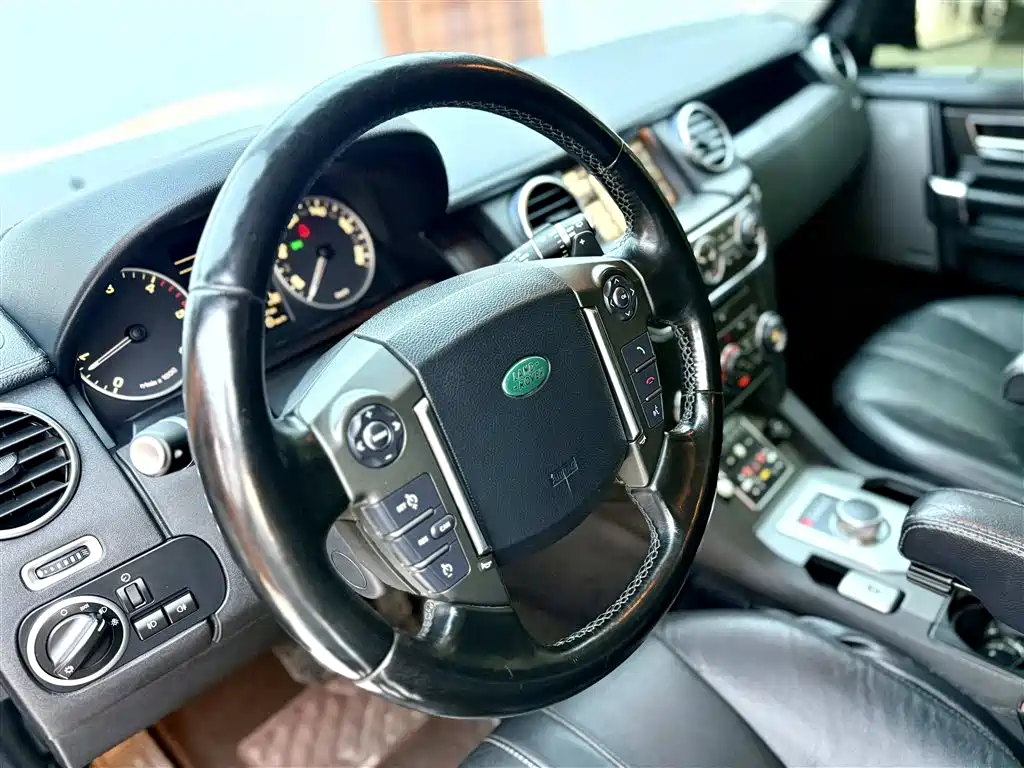 Land Rover Discovery 2015 3.0 SDV6 HSE Diesel фото 10