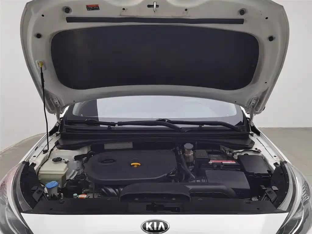 KIA K4