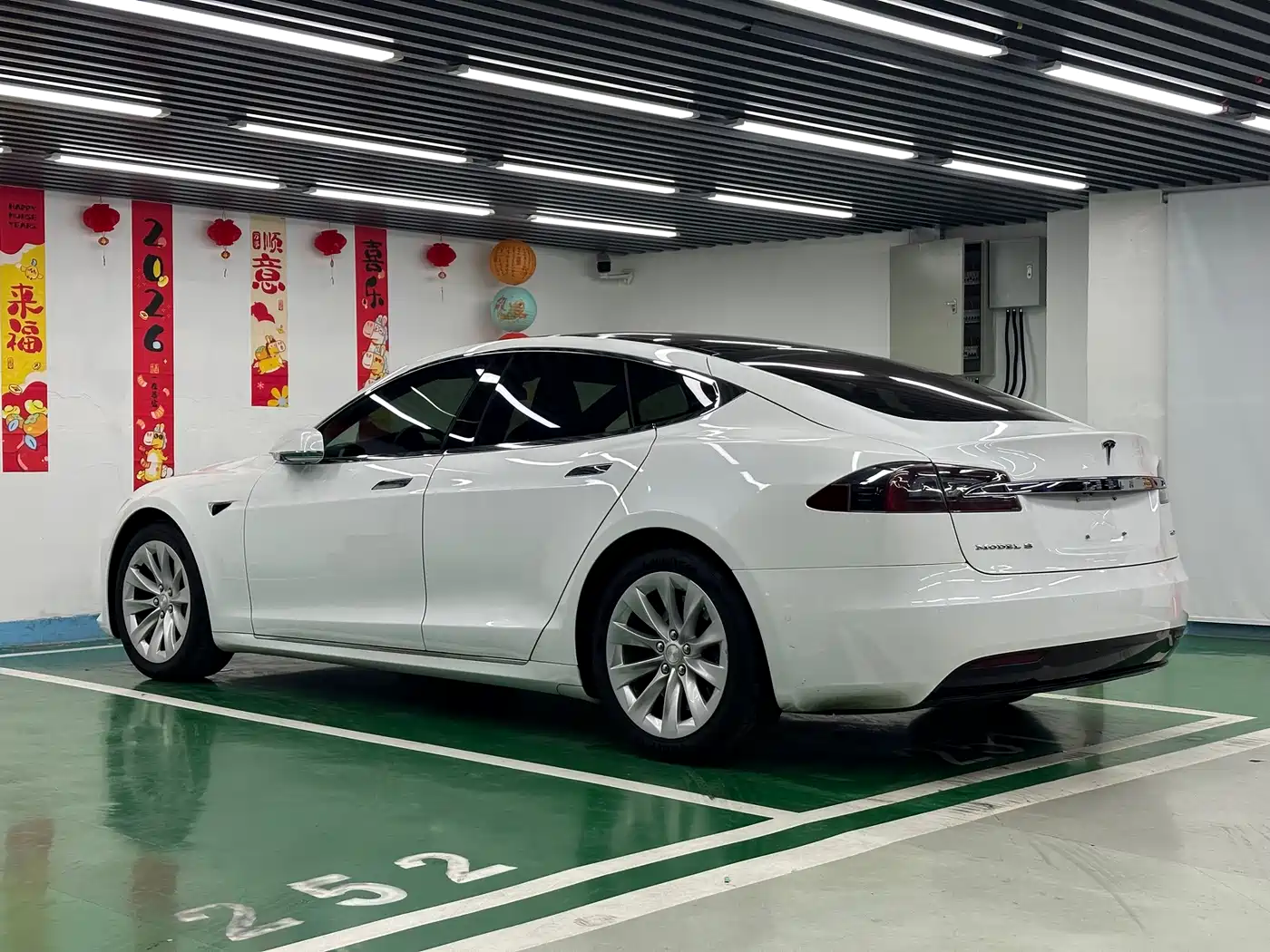 TESLA MODEL S