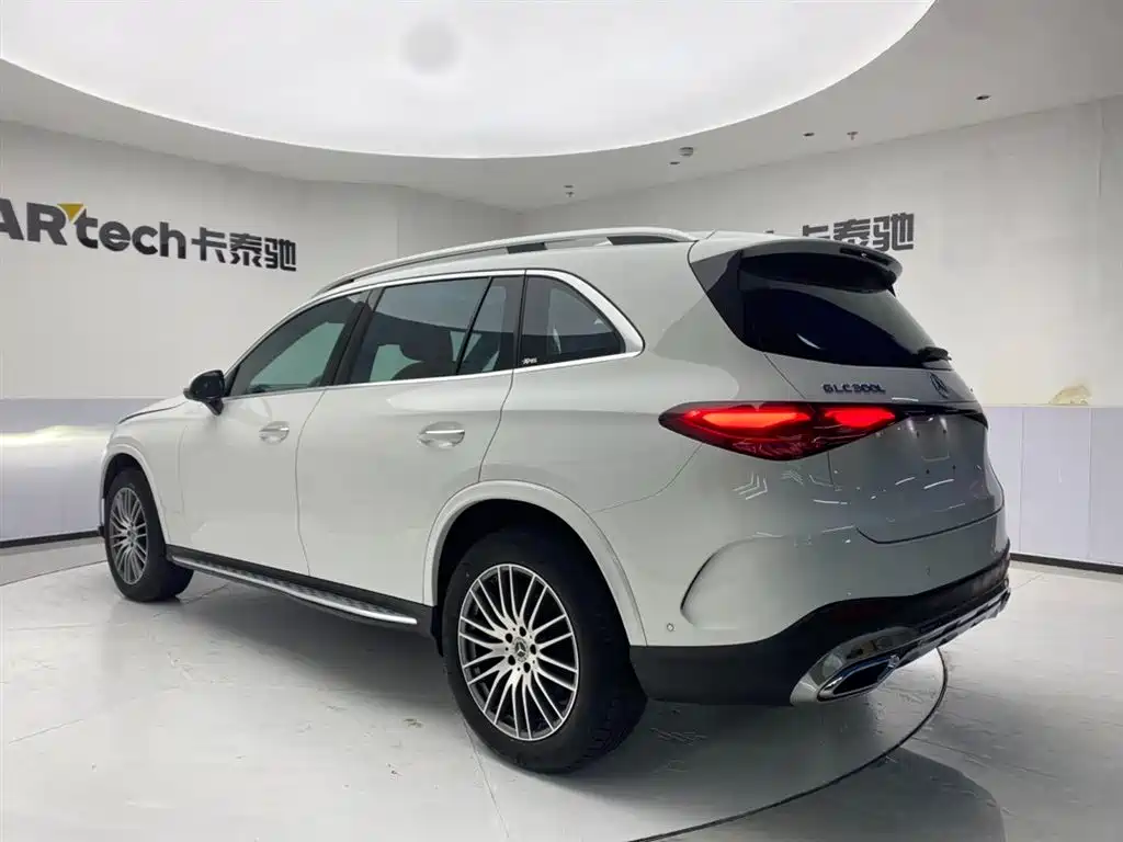Mercedes-Benz GLC 2023 GLC 300 L 4MATIC Sport 5-Seater фото 7