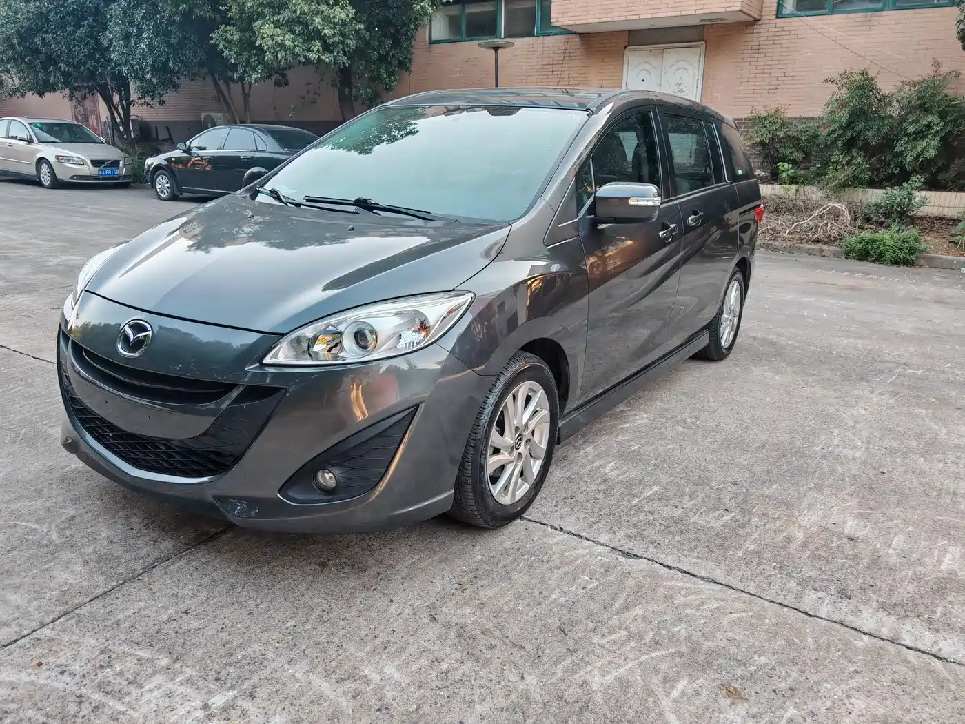 Mazda Mazda5 2014 2013 2.0L Automatic Luxury