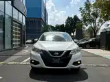 Photo 2 - Nissan Tiida