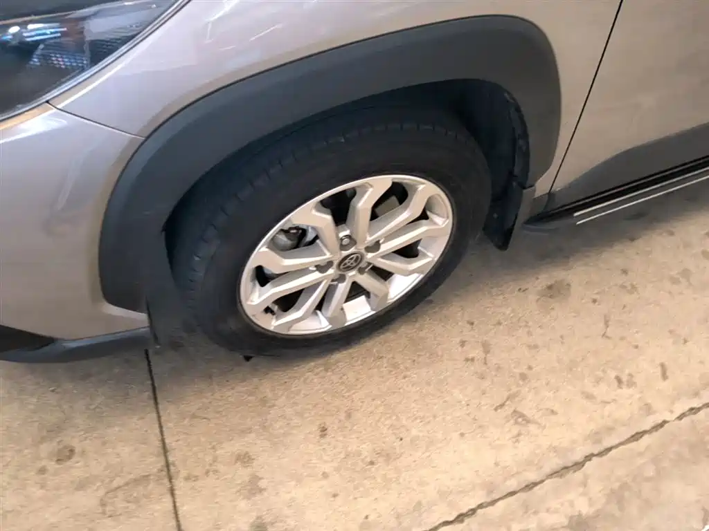 Toyota Frontlander 2023 2.0L CVT Elite Edition фото 23