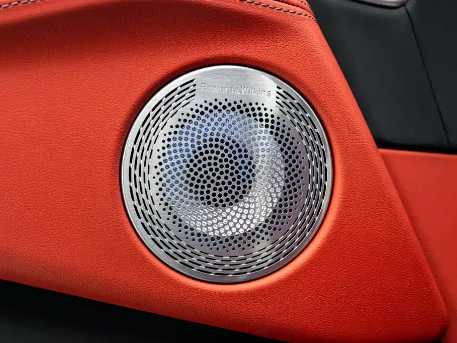 BMW XM 2023 50e фото 18