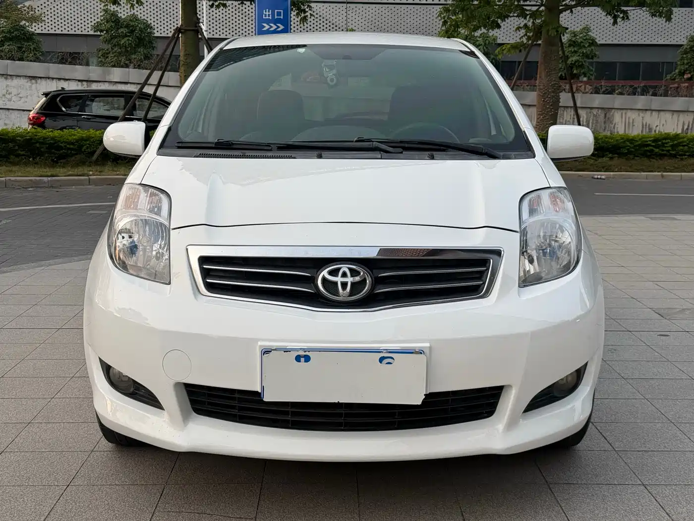 Toyota Yaris 2011 1.6G Auto Dynamic Edition фото 2
