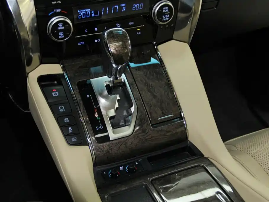 Toyota Alphard 2021 Hybrid 2.5L Premium фото 17