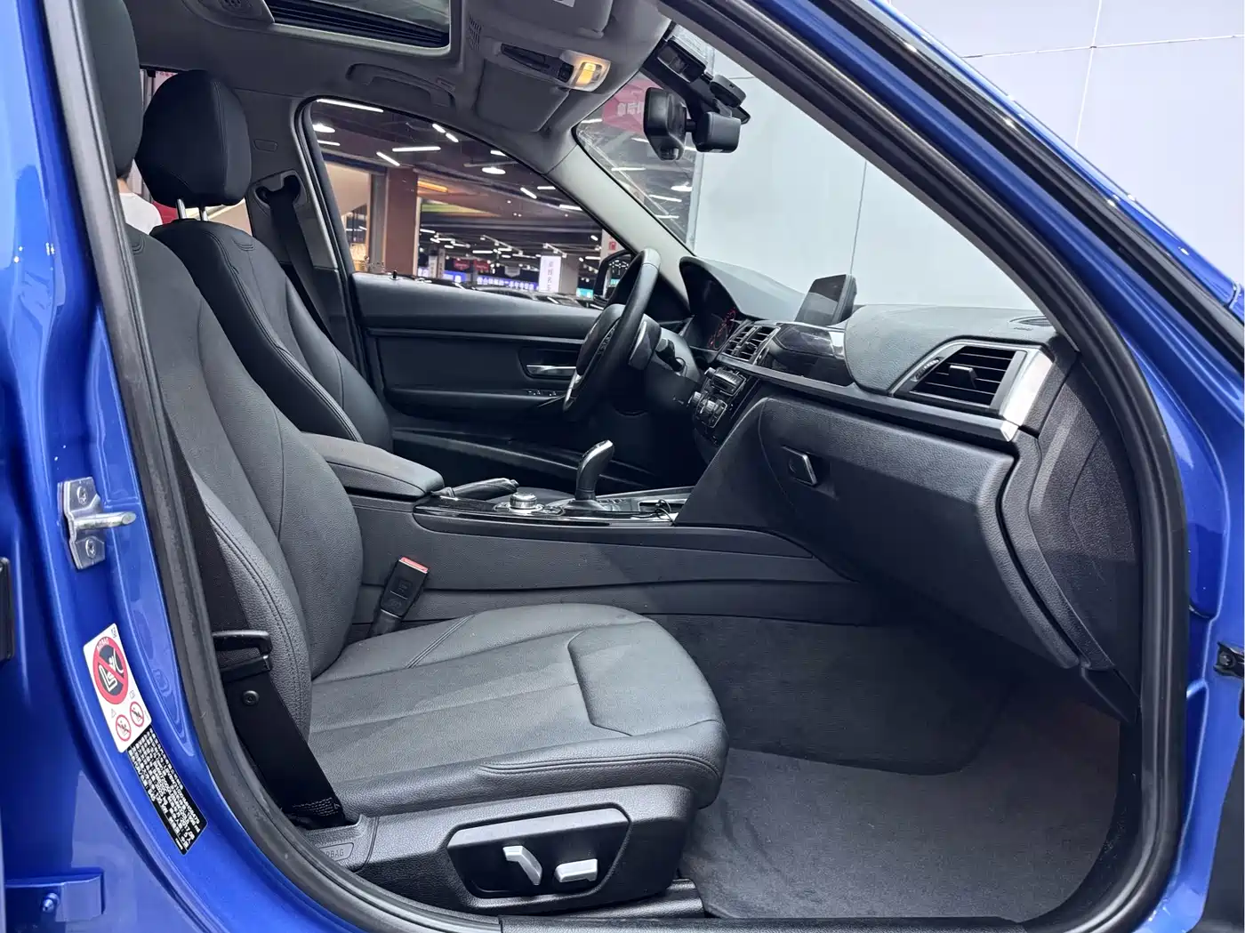 BMW 3 Series 2017 320Li M Sport фото 17