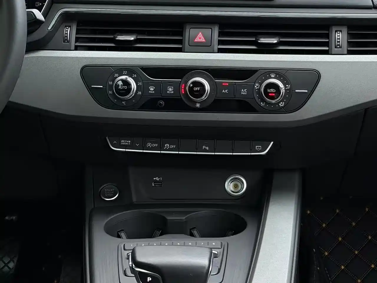 Audi A4L 2018 30th Anniversary 40 TFSI Progressive фото 11