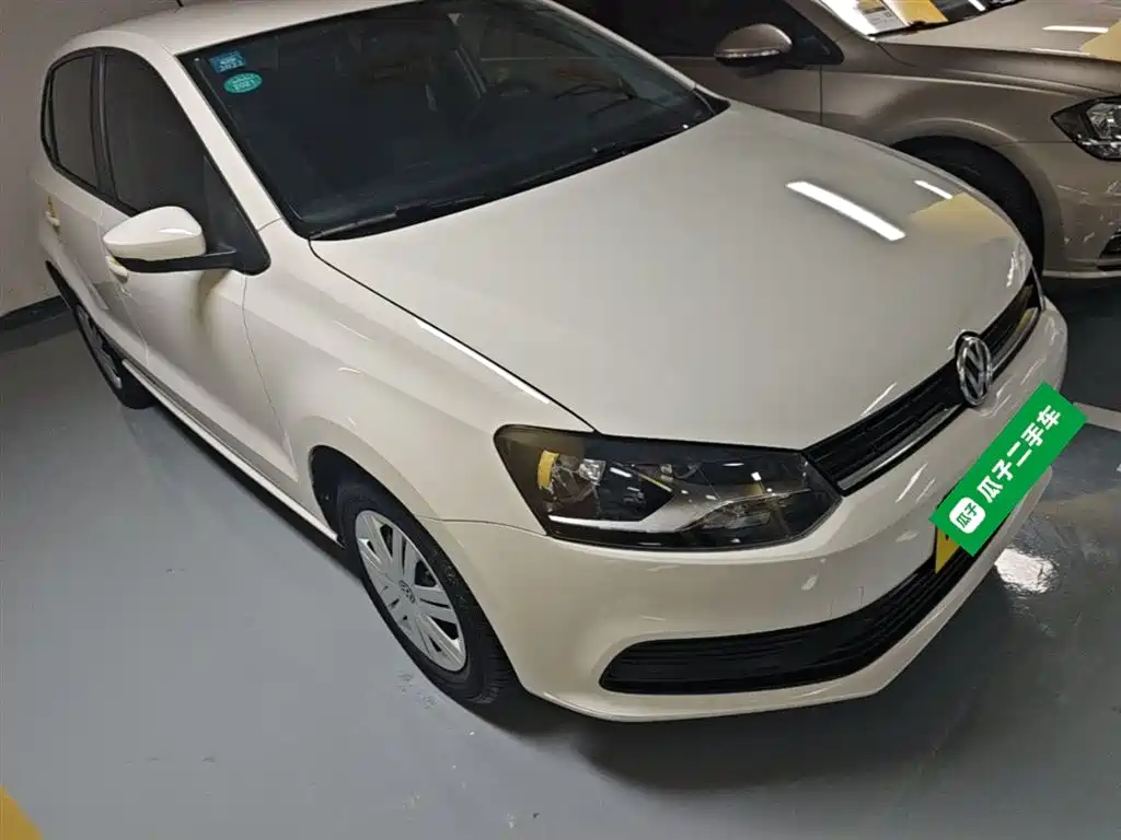 Volkswagen Polo 2016 1.4L Automatic Trend фото 4