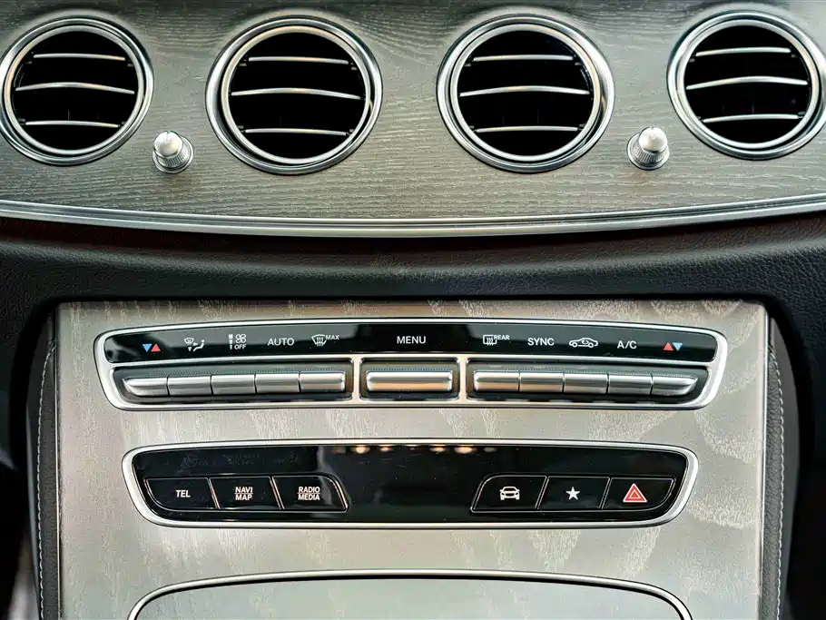 MERCEDES-BENZ E CLASS