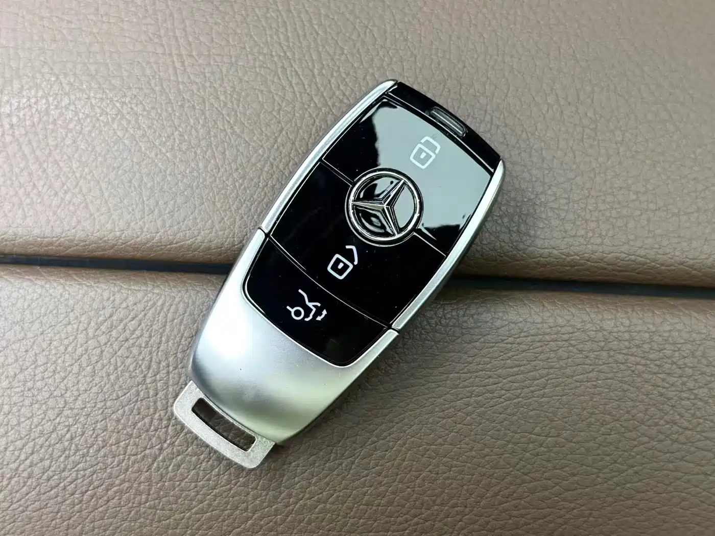 Mercedes-Benz E-Class 2023 E 300 L Luxury фото 14
