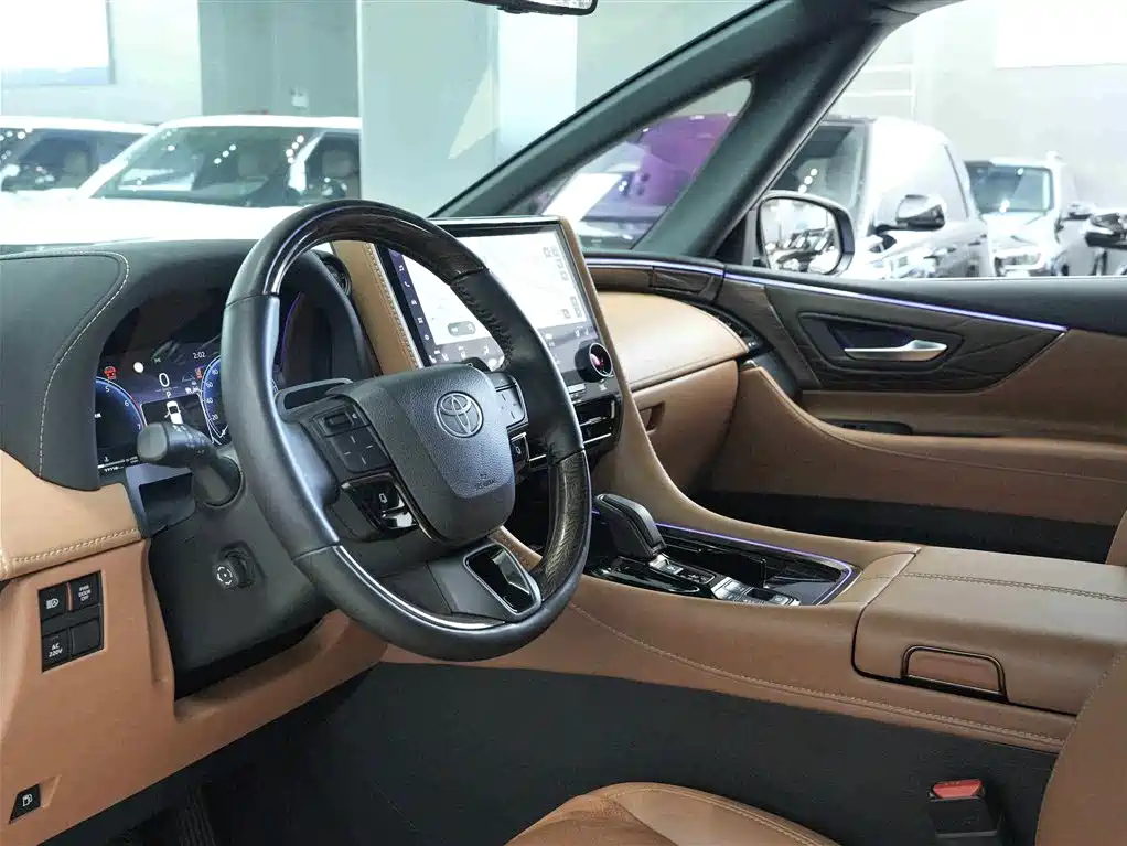 Toyota Alphard 2024 Hybrid 2.5L Ultimate Enjoyment Edition фото 7