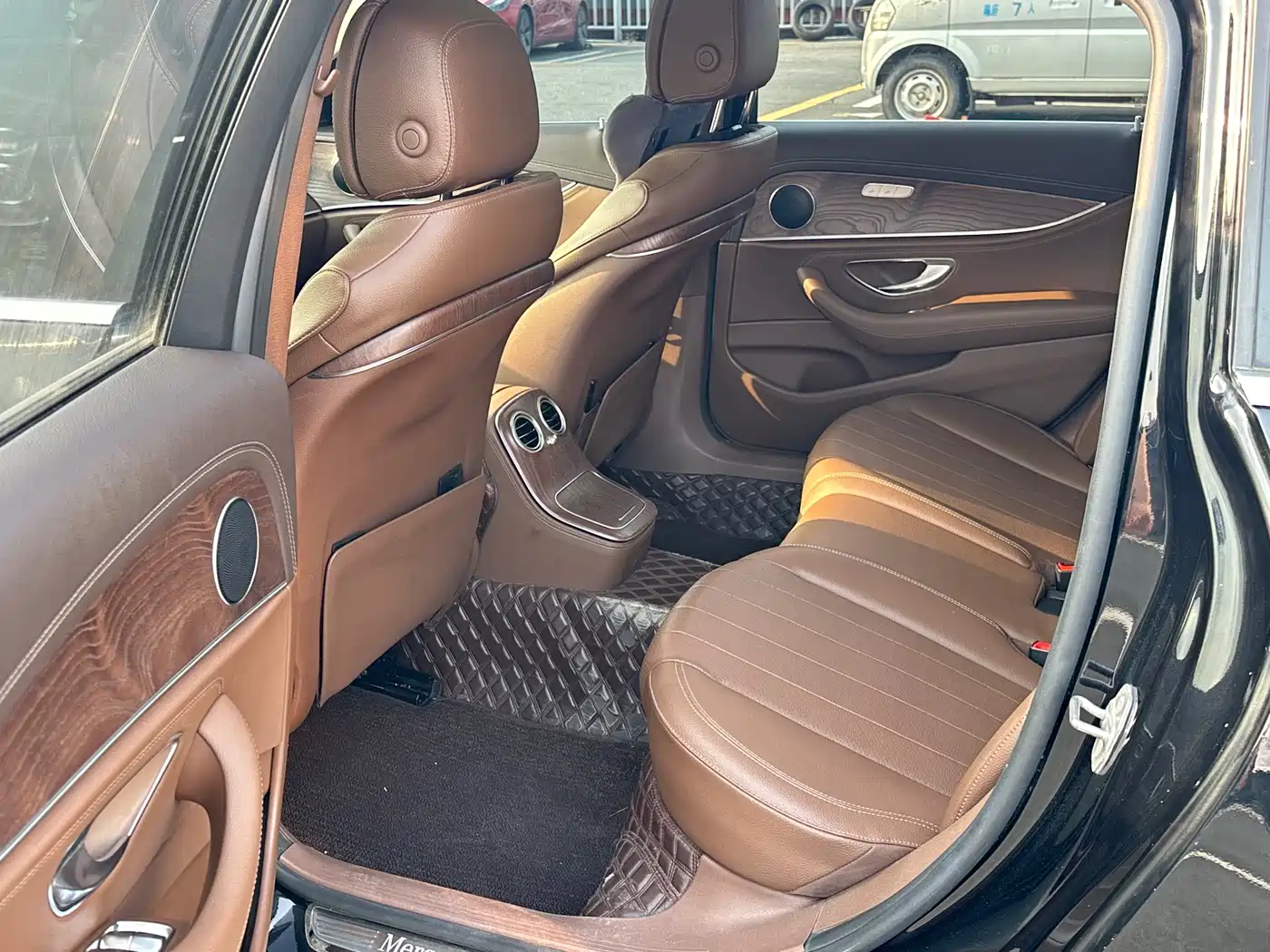 Mercedes-Benz E-Class 2021 E 300 L Fashion фото 6