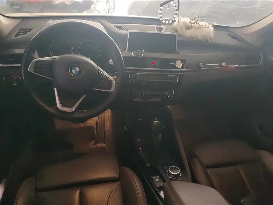 BMW X1 2019 xDrive20Li Premium Model фото 12