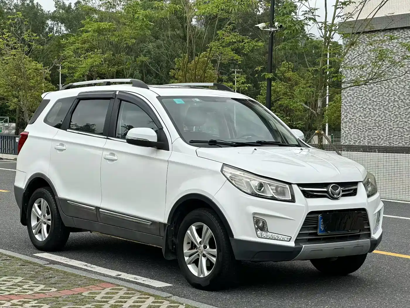 BAIC Huansu S3 2017 2017 1.5L Manual Luxury