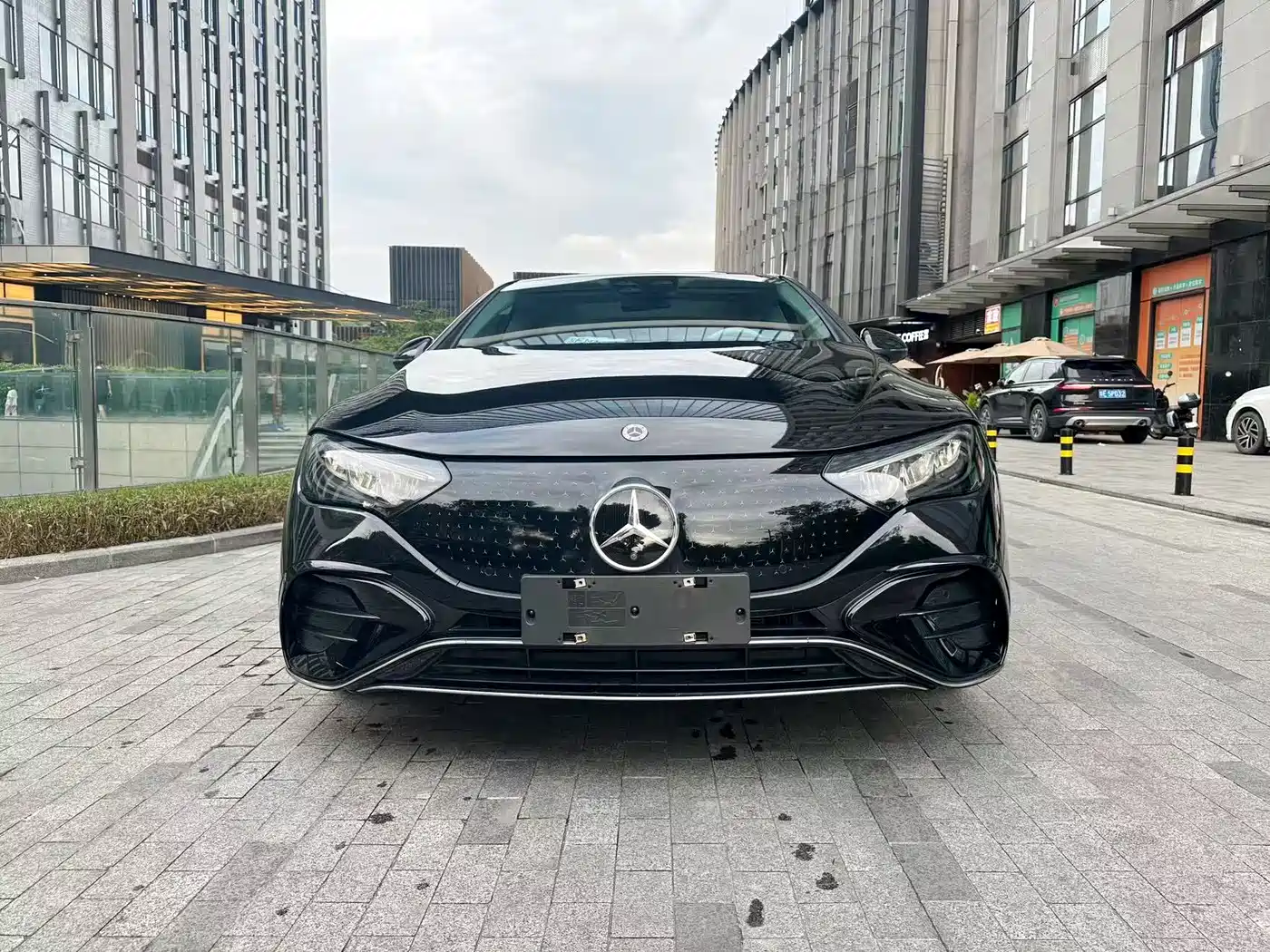 Mercedes-Benz EQE 2025 Model 500 4MATIC Luxury Edition фото 2
