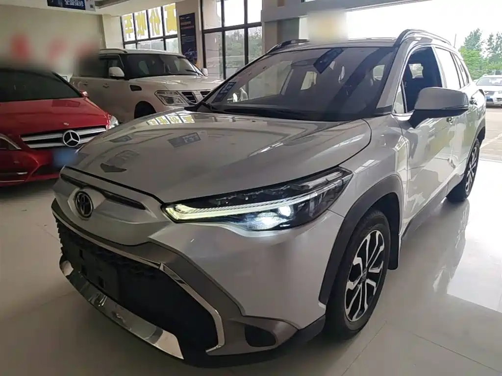 Toyota Frontlander 2023 2.0L CVT Luxury Edition фото 2