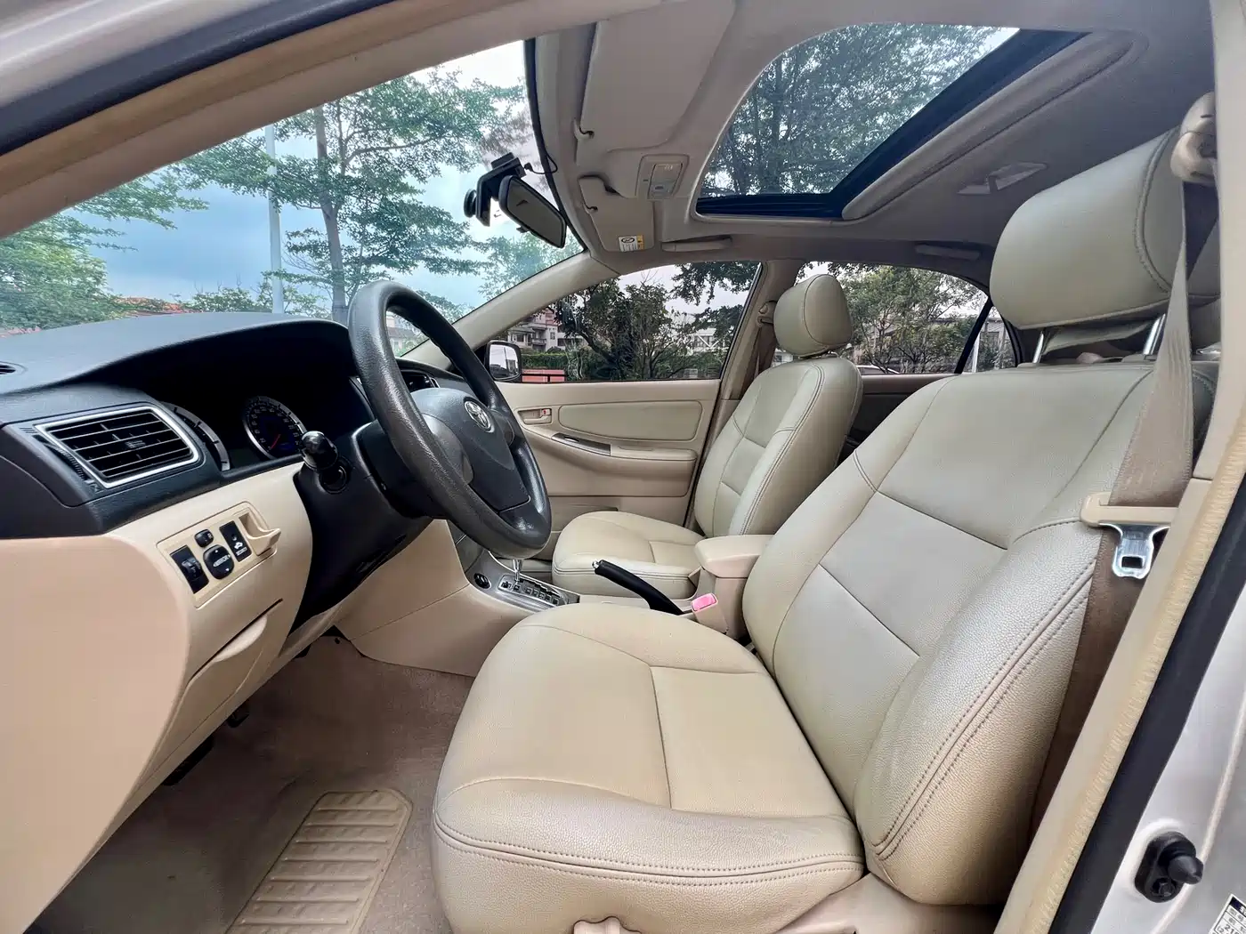 Toyota Corolla 2013 1.6L Automatic Excellence Edition фото 4