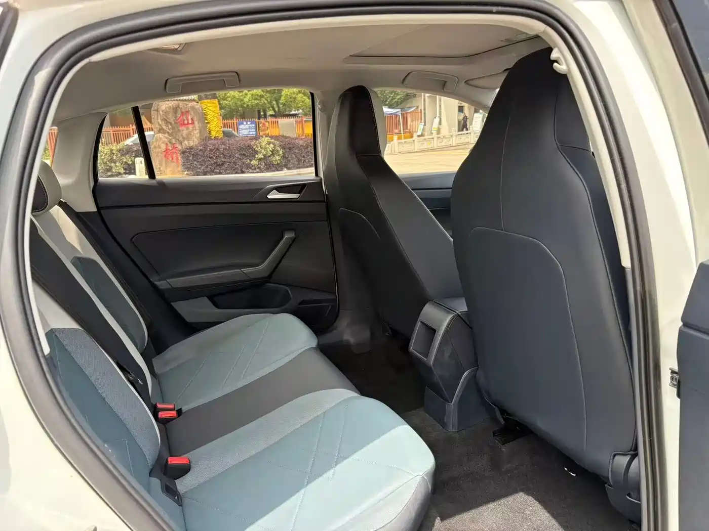 Volkswagen Lavida 2024 Model 1.5L Automatic Delight Edition фото 8
