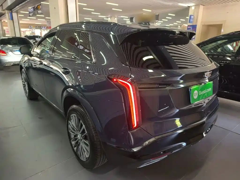 Photo 5 - Cadillac XT5