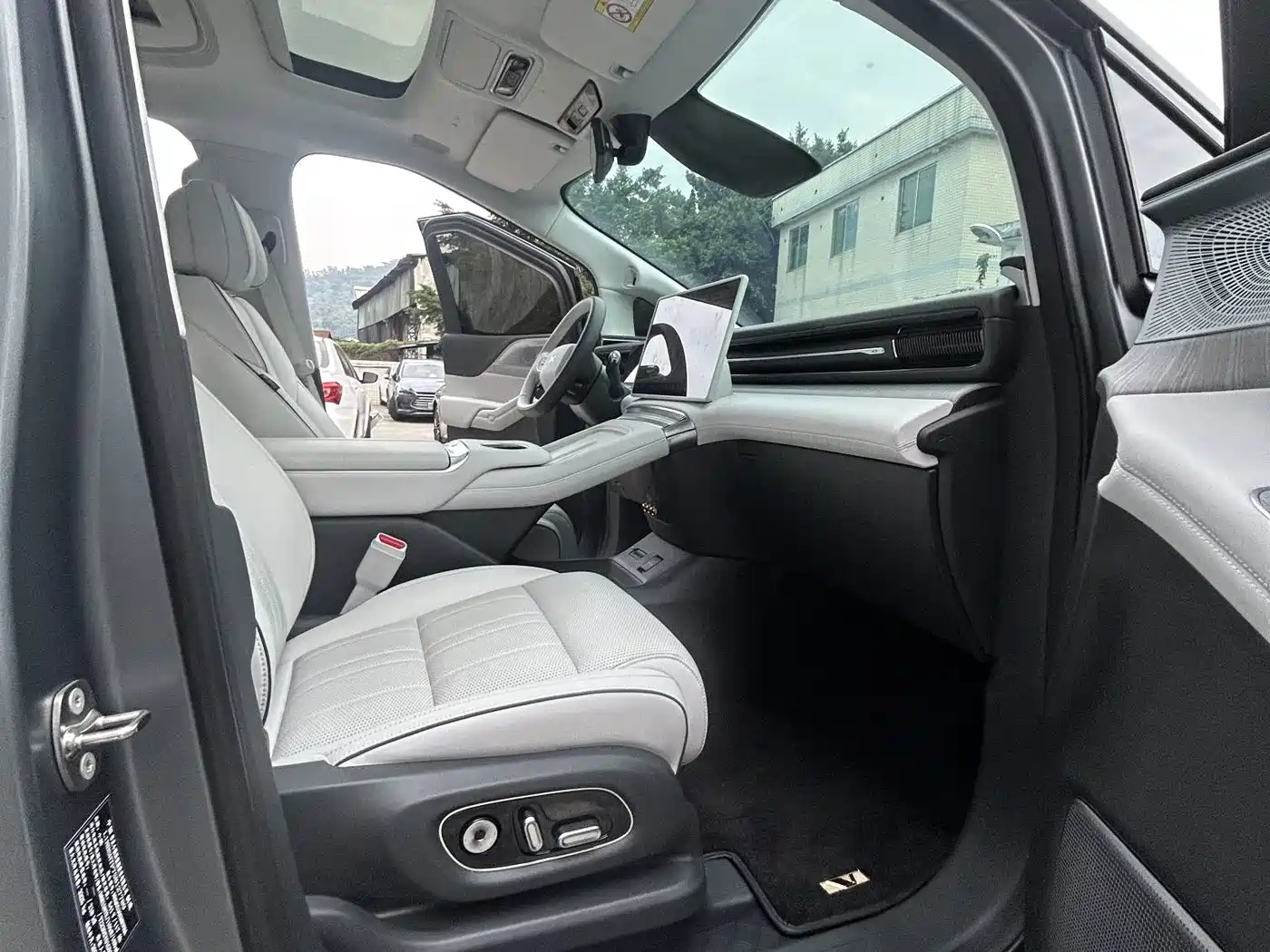 XPeng X9 2026 2025 Extended Range Edition