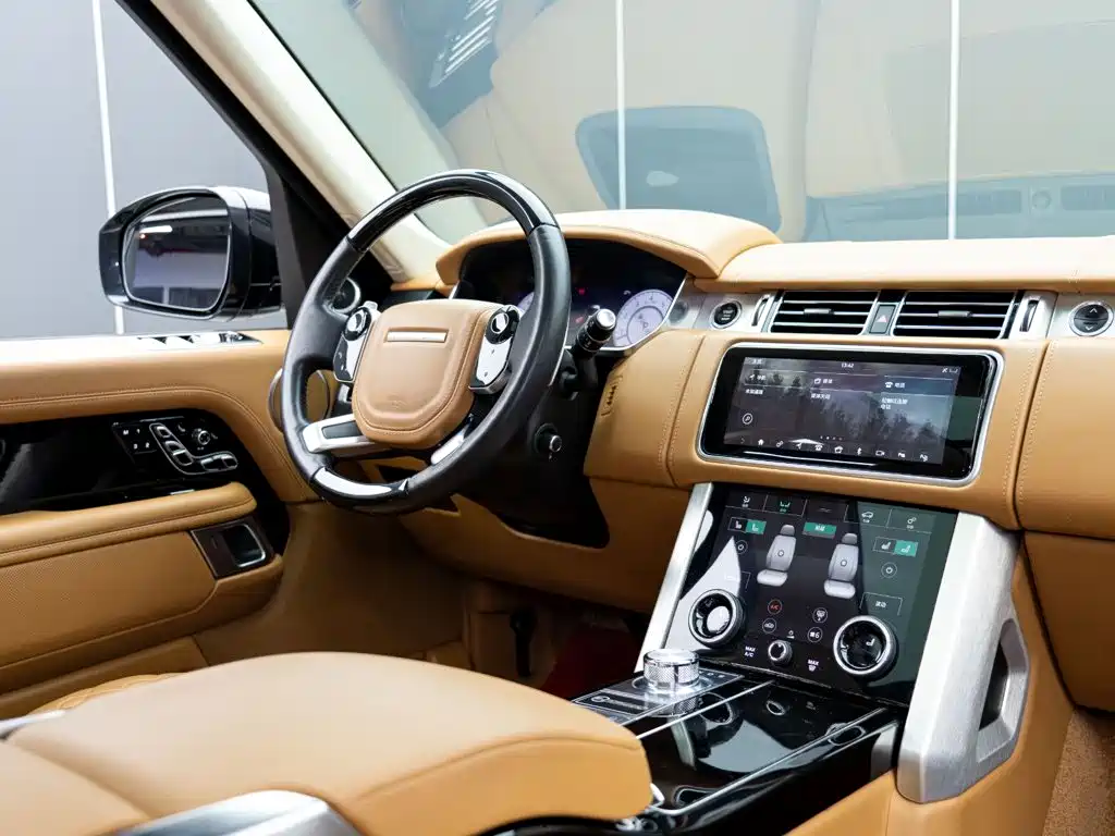 Photo 18 - Land Rover Range Rover