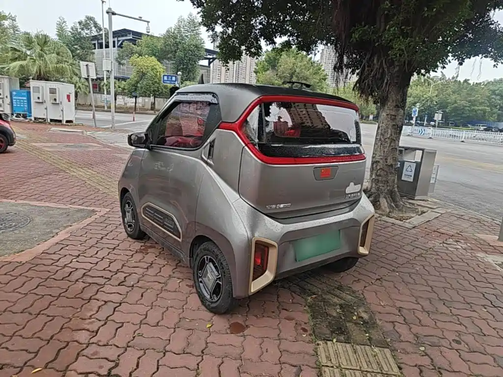 2020 Baojun E200