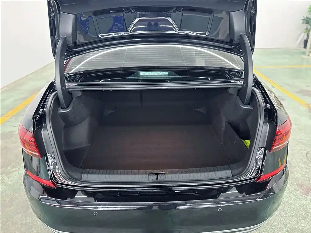 Volkswagen Passat 2023 Facelift 330TSI Starlight Elite Edition фото 21