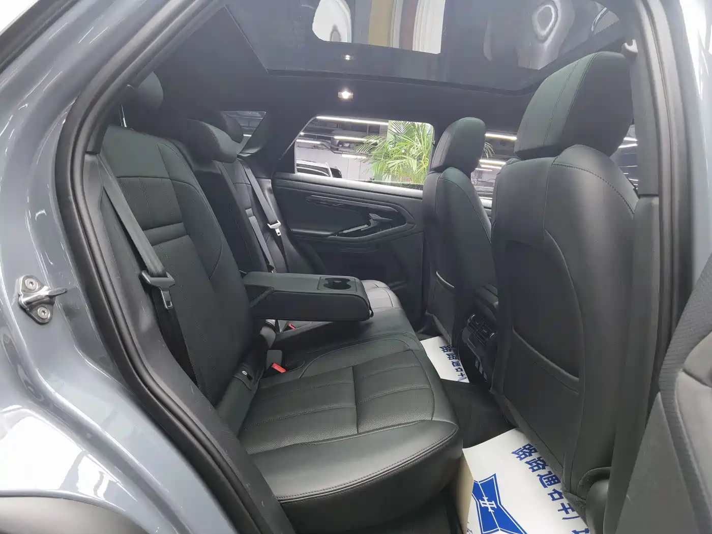 Land Rover Range Rover Evoque 2020 Model 249PS R-DYNAMIC S Gloss Black Sport Edition фото 9